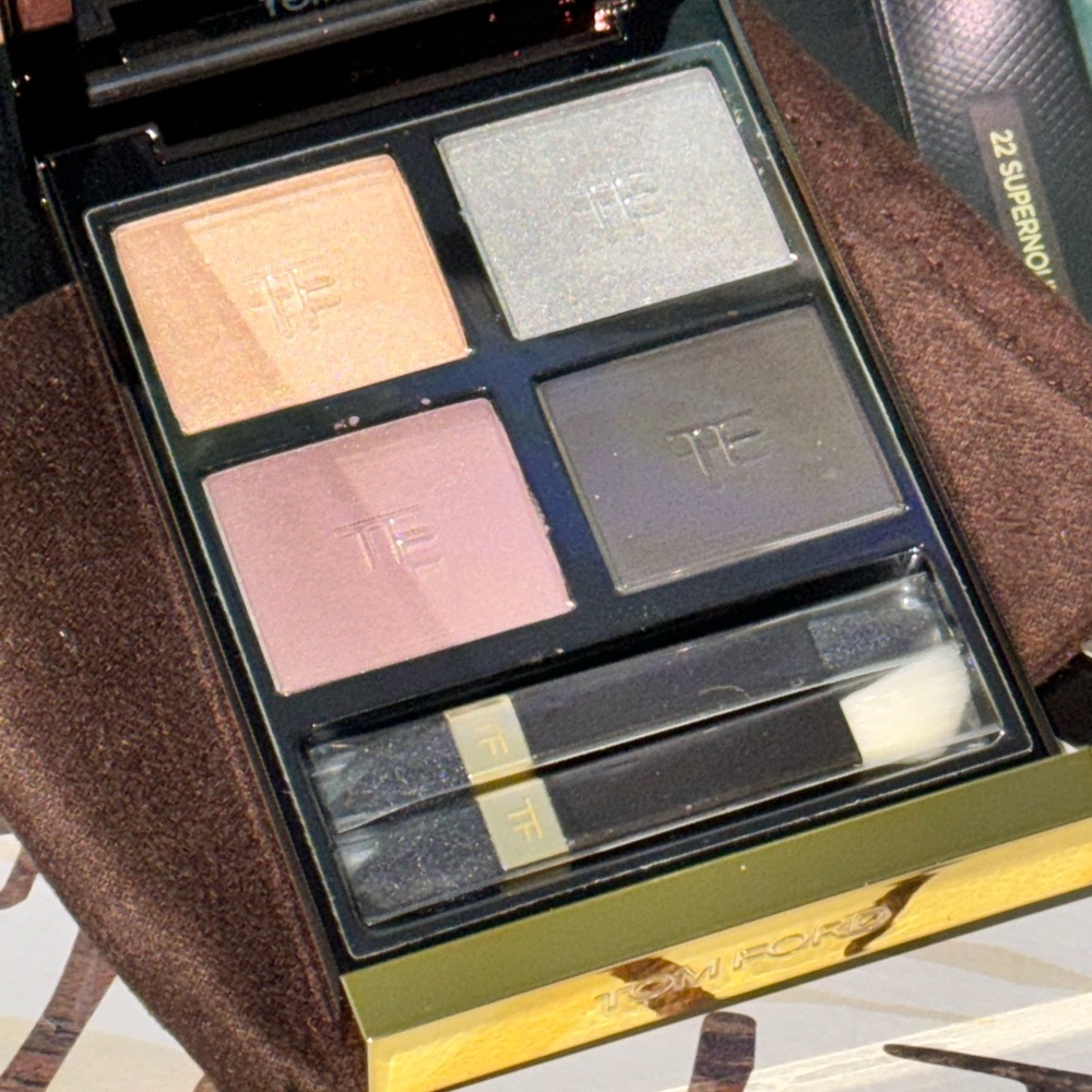 NWT NIB Authentic Tom Ford 22 Supernouveau Eyeshadow Palette Eye Color Quad